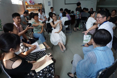 表達(dá)性藝術(shù)治療：心靈與創(chuàng)意的交融之旅——張平教授《表達(dá)性藝術(shù)治療團(tuán)體心理輔導(dǎo)》課程感想