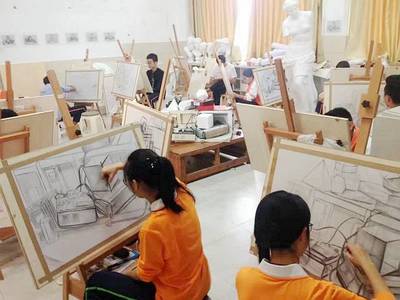 聚龍國際美術高中2017年招生咨詢會將于7月3日舉行