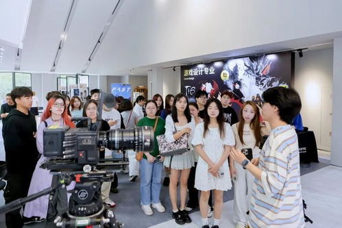 看展與升學(xué)咨詢 探索影像藝術(shù)與未來(lái)的雙重精彩